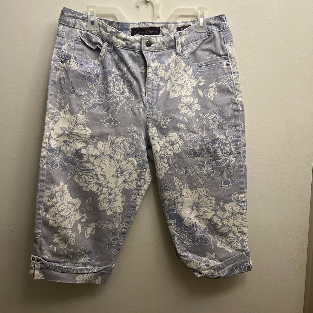 Floral Print Capri Pants